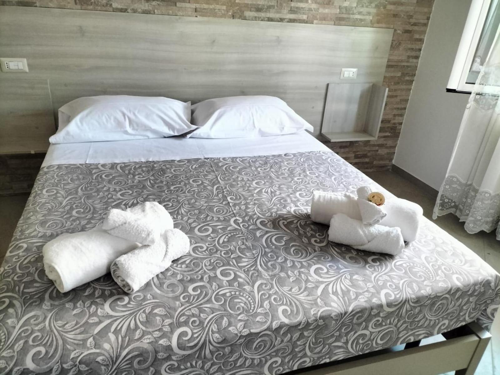 Hera Tropea Rooms Экстерьер фото